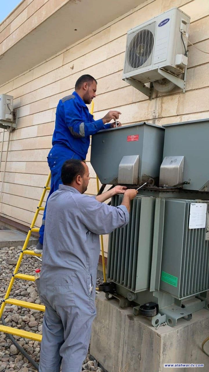 كهرباء ذي قار تُنجز أعمال الصيانة الطارئة على محطة المنصورية الثانويّة